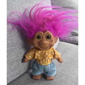 Vintage 1991 T.N.T Troll Doll Pink Hair Green Eyes Yellow Polka Dot Top Jeans